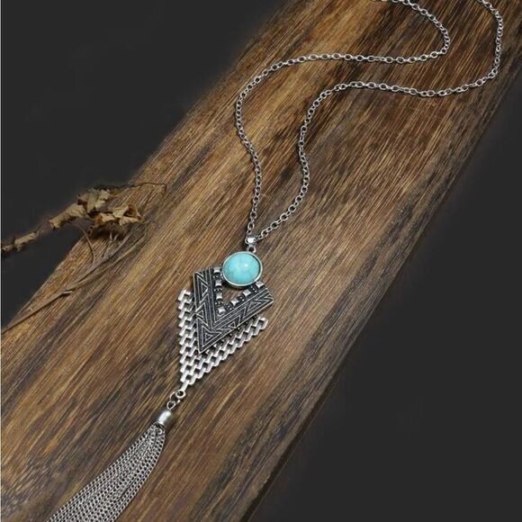Turquoise Decor Geometric & Metal Tassel‎ Charm Necklace - Picture 2 of 13